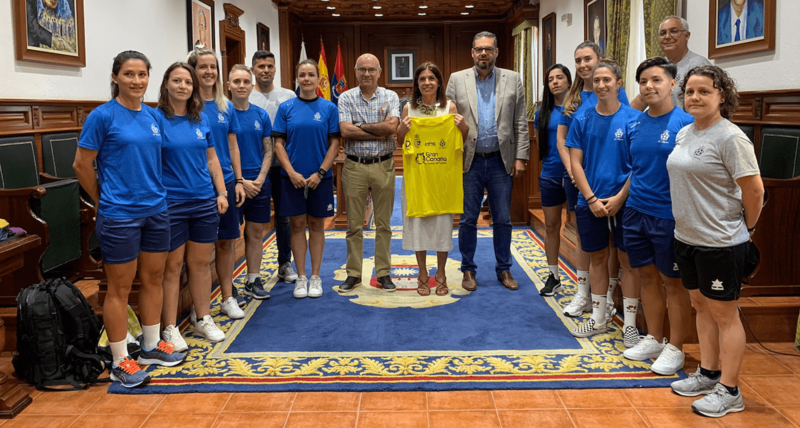 Telde brindó este viernes una recepción oficial en el Salón de Plenos / TA